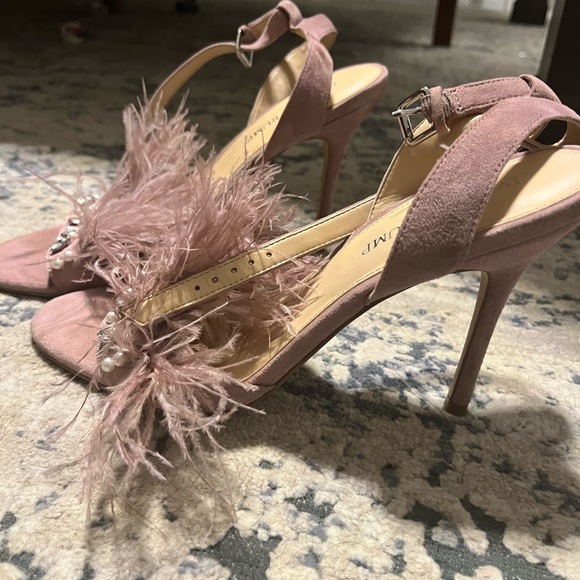 IVANKA TRUMP 9M HEELS W FUR - Picture 3 of 6